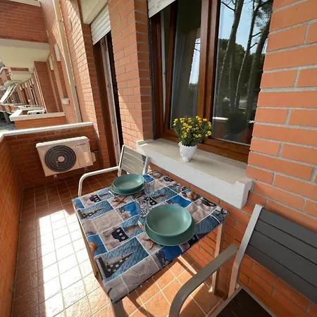 Twin Pine Trees Flats, Near شقة *